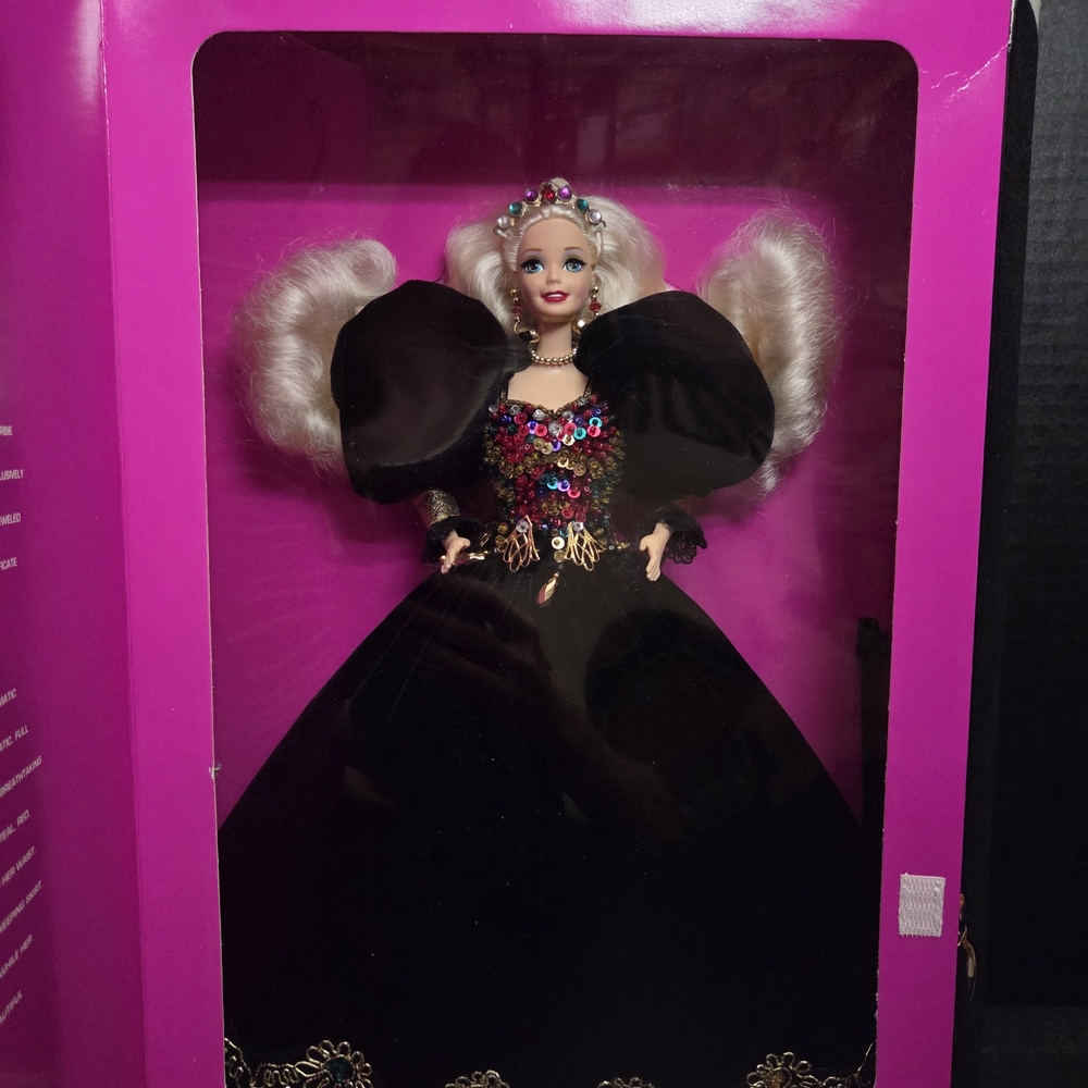1995 FAO Schwarz Signature Collection Jewled Splendor Barbie #14061
